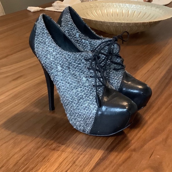 Stuart Weitzman black, grey and silver - Picture 1 of 1